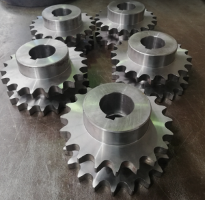 OPEN BORE AND INSTALL KEYWAY IN DOUBLE CHAIN ROLLER SPROCKET